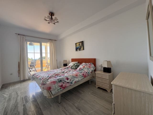 2 bedroom Apartment for sale in Cabopino, Marbella with pool garage - € 349,900 (Ref: 9033254)