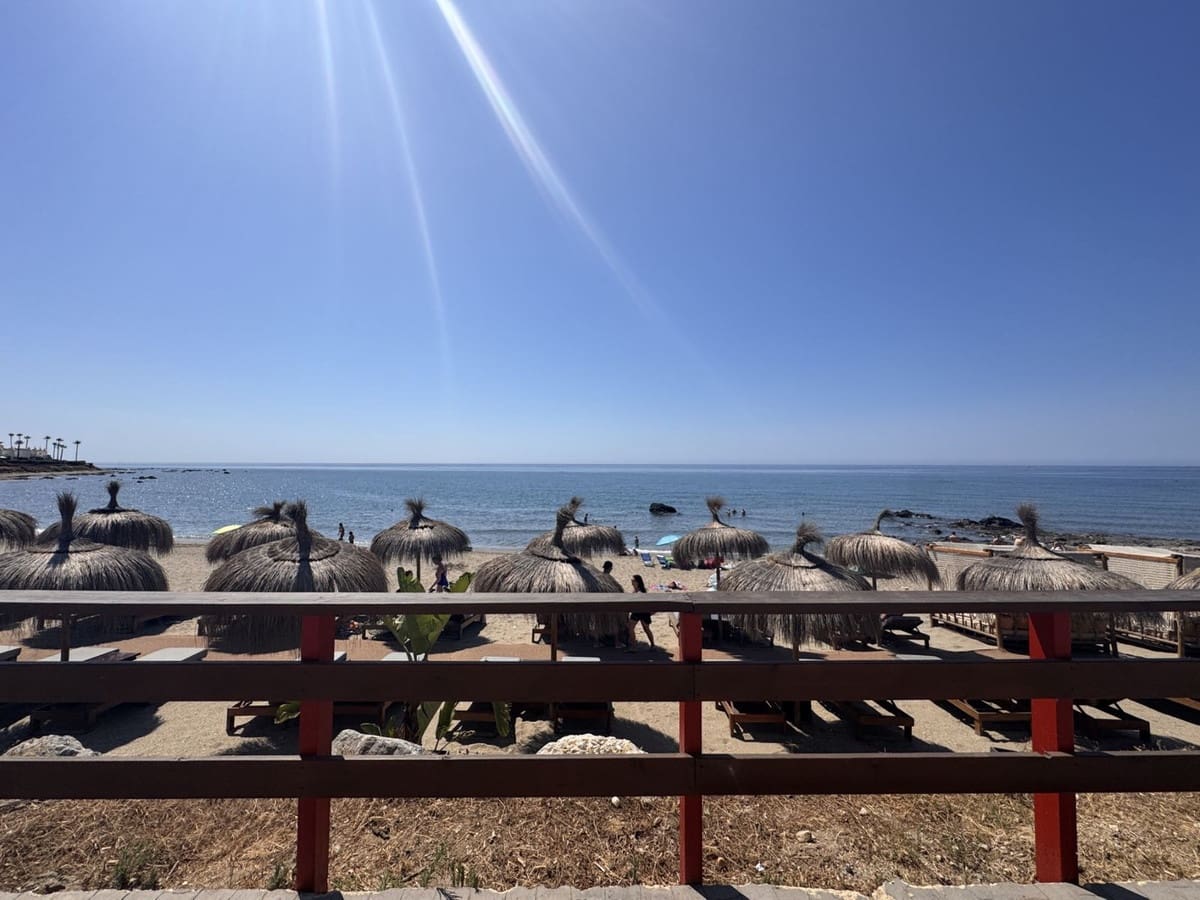 3 soveværelse Villa til salg i Miraflores med swimmingpool garage - € 695.000 (Ref: 9058220)