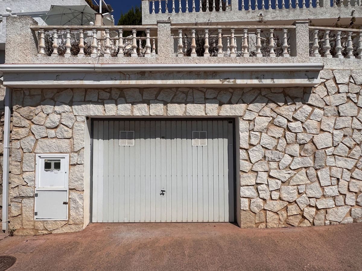 3 soveværelse Villa til salg i Miraflores med swimmingpool garage - € 695.000 (Ref: 9058220)