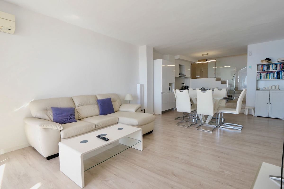 Studio til salgs i Cabopino med svømmebasseng garasje - € 374 000 (Ref: 9060493)