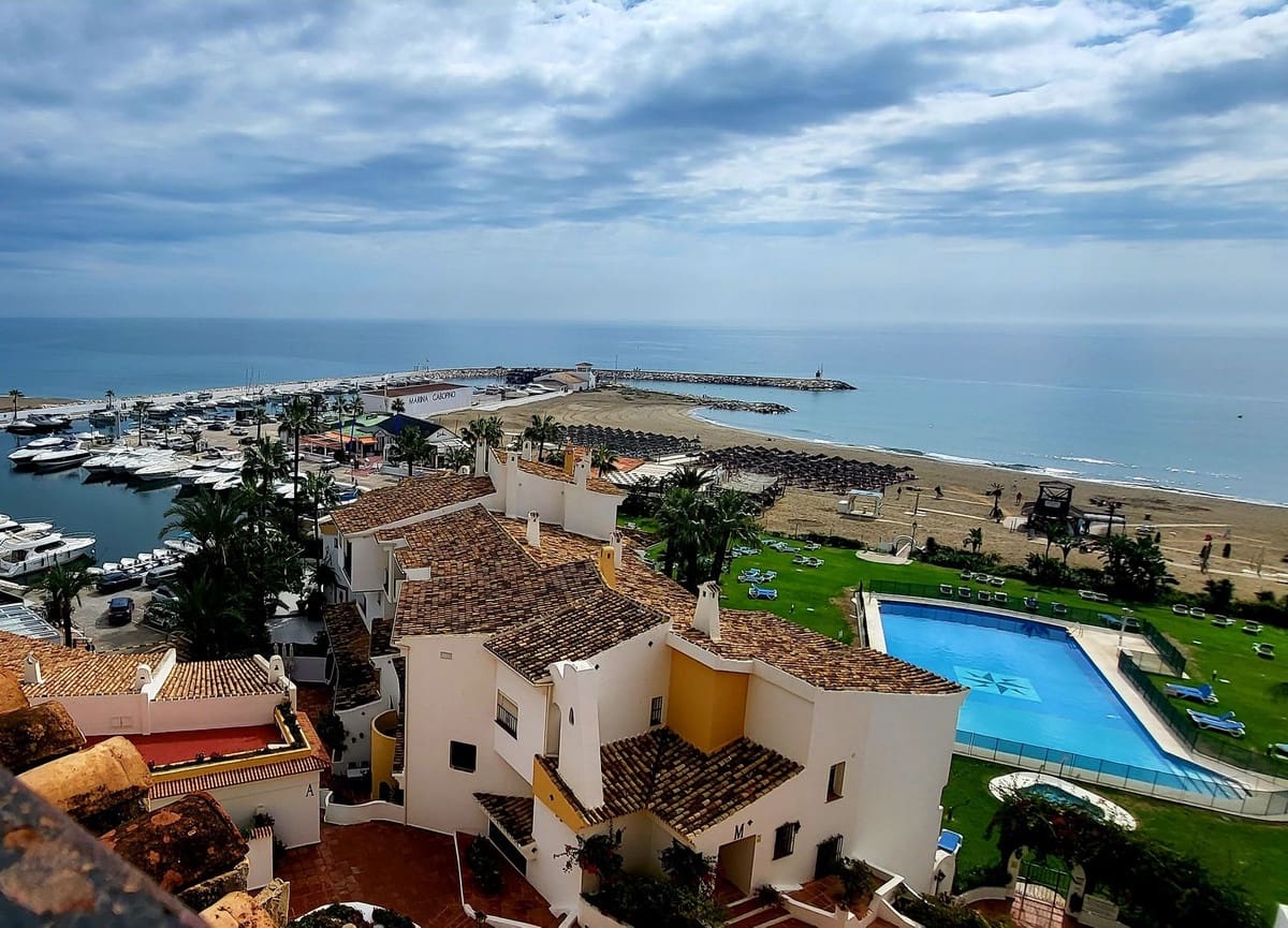 2 bedroom Apartment for sale in Cabopino with pool - € 575,000 (Ref: 9061089)