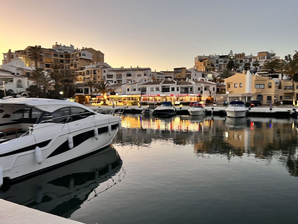 2 makuuhuone Huoneisto myytävänä paikassa Cabopino mukana uima-altaan - 574 000 € (Ref: 9061089)