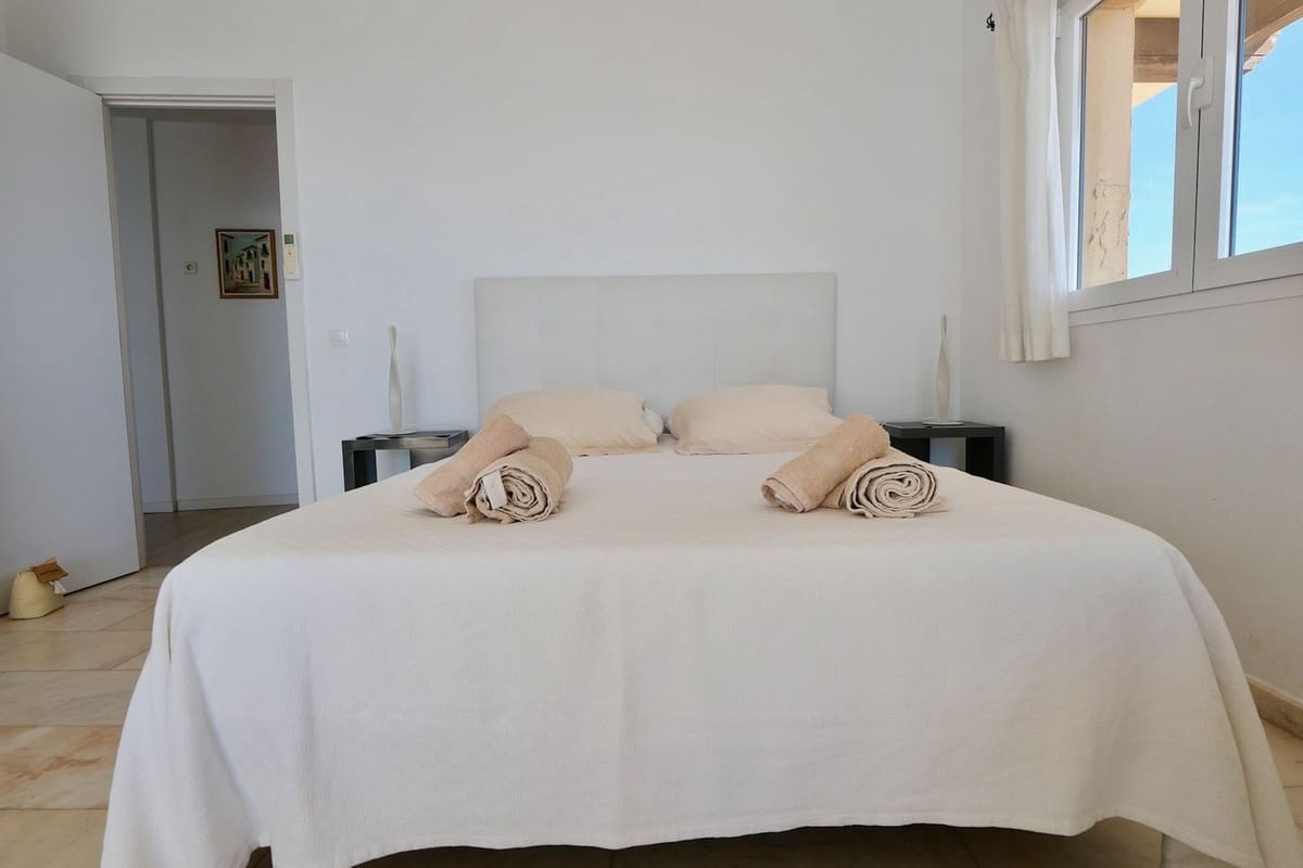 2 bedroom Apartment for sale in Cabopino with pool - € 574,000 (Ref: 9061089)