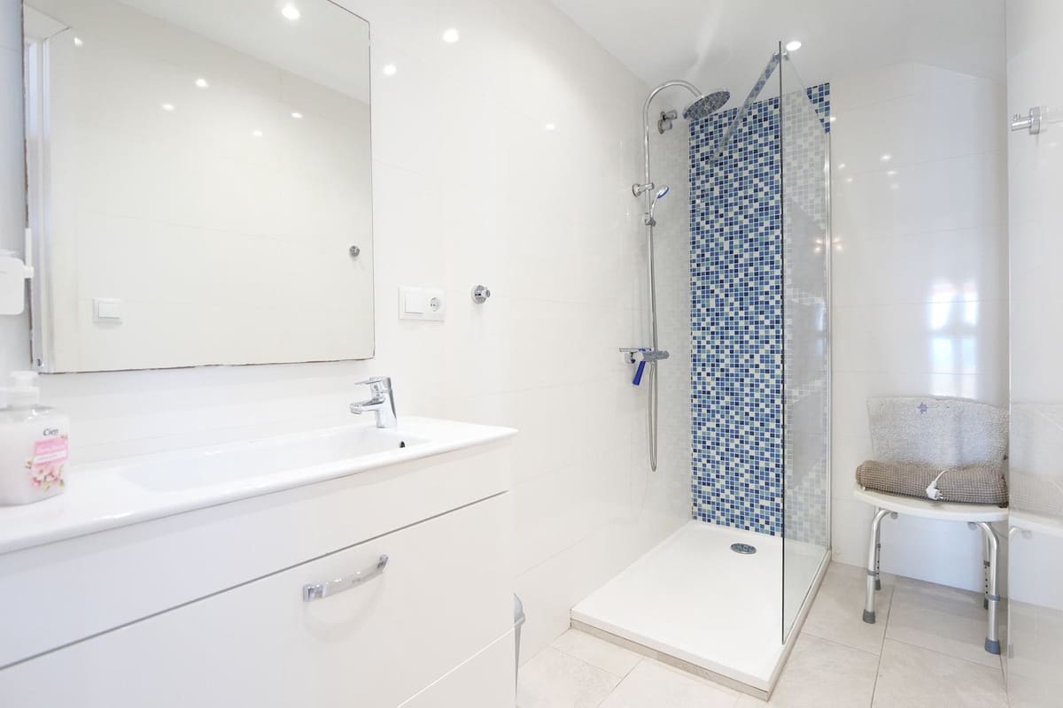 2 bedroom Apartment for sale in Cabopino with pool - € 574,000 (Ref: 9061089)