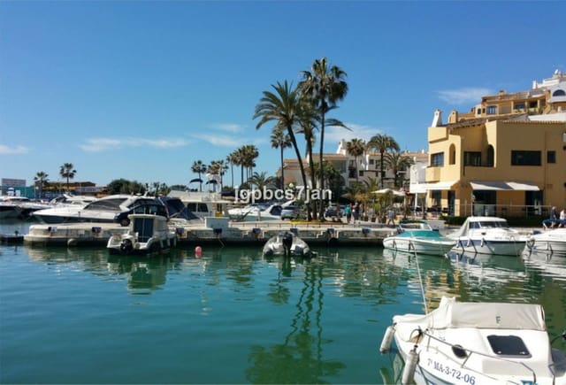 2 soverom Leilighet til salgs i Cabopino, Marbella med svømmebasseng garasje - € 575 000 (Ref: 9061089)