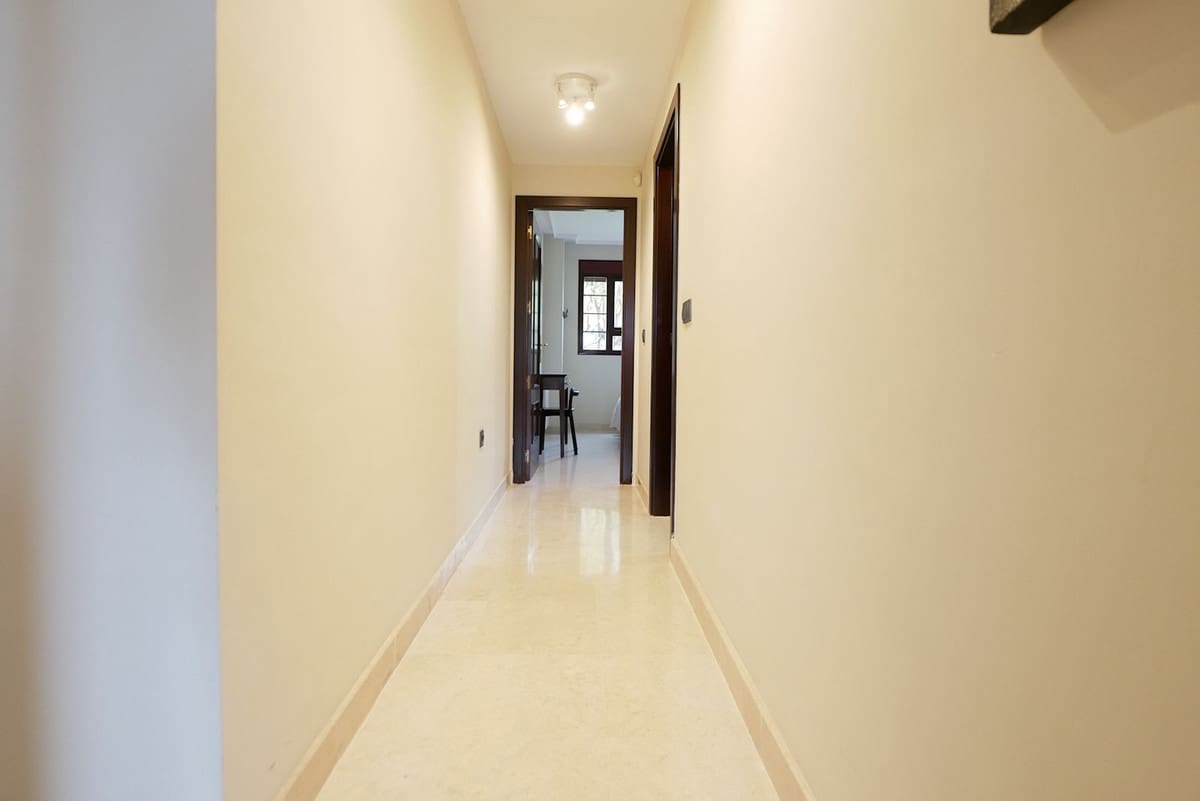 2 soverom Leilighet til salgs i Marbella med svømmebasseng garasje - € 289 900 (Ref: 9080764)