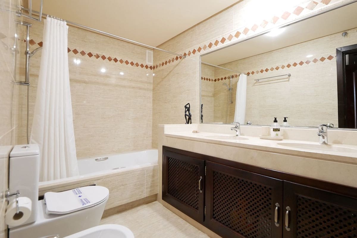 2 soverom Leilighet til salgs i Marbella med svømmebasseng garasje - € 289 900 (Ref: 9080764)