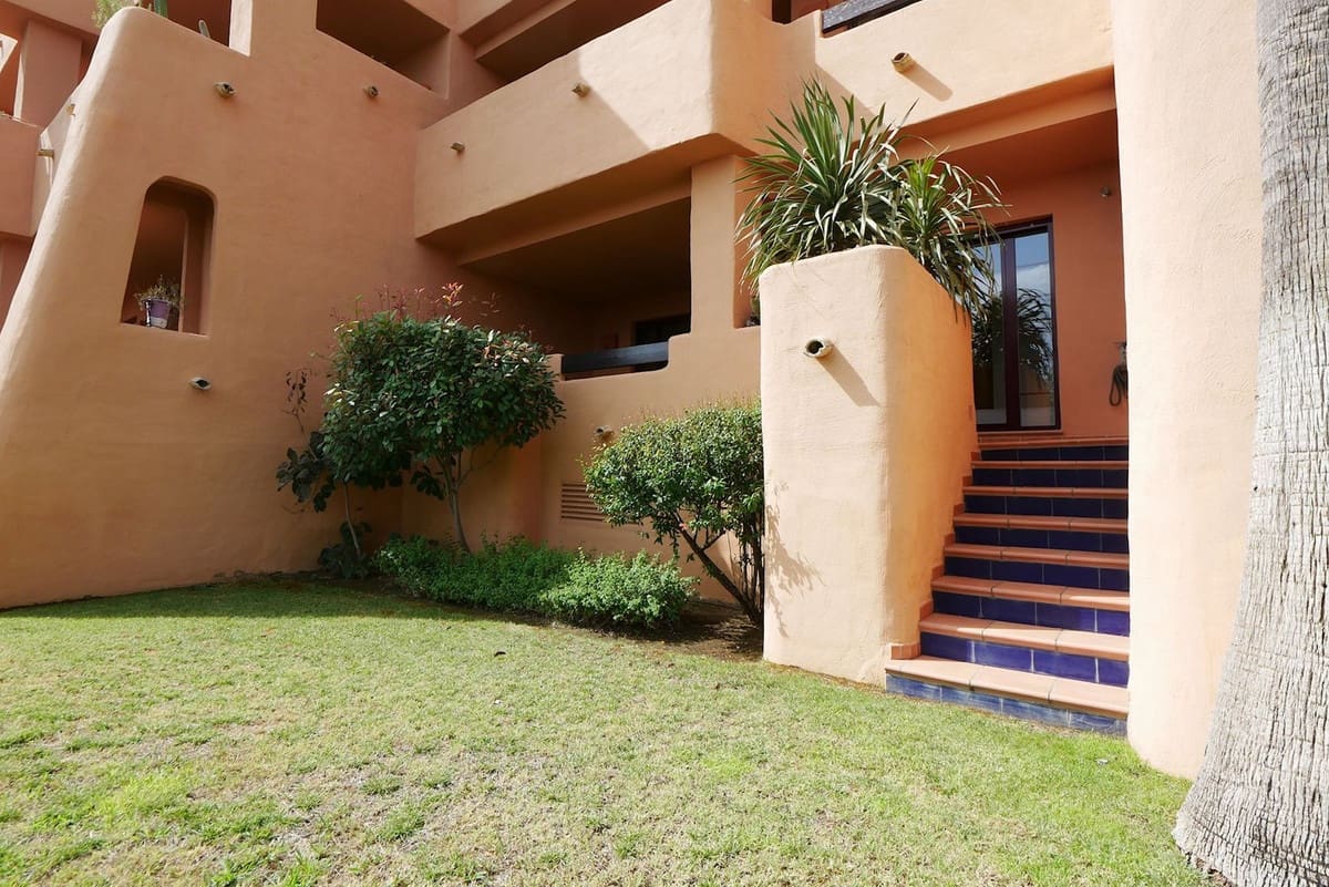 2 soverom Leilighet til salgs i Marbella med svømmebasseng garasje - € 289 900 (Ref: 9080764)