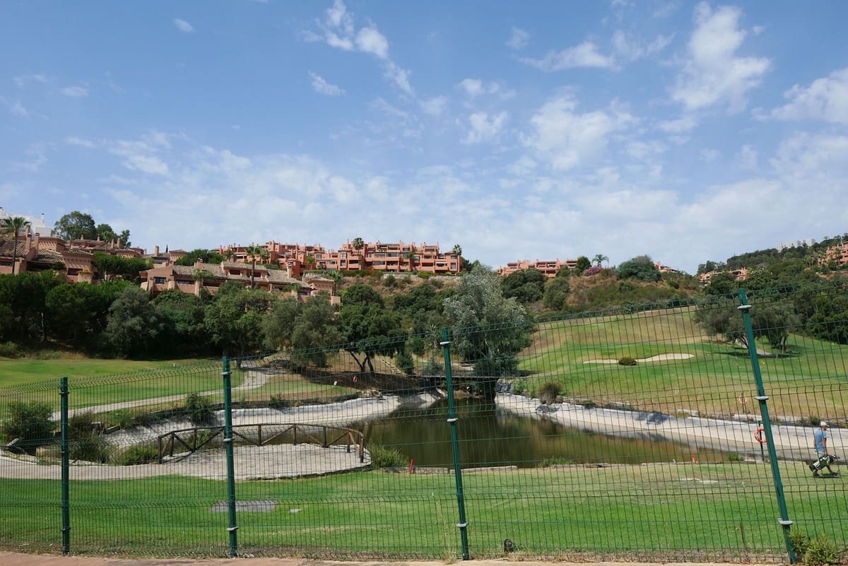 2 soverom Leilighet til salgs i Marbella med svømmebasseng garasje - € 289 900 (Ref: 9080764)