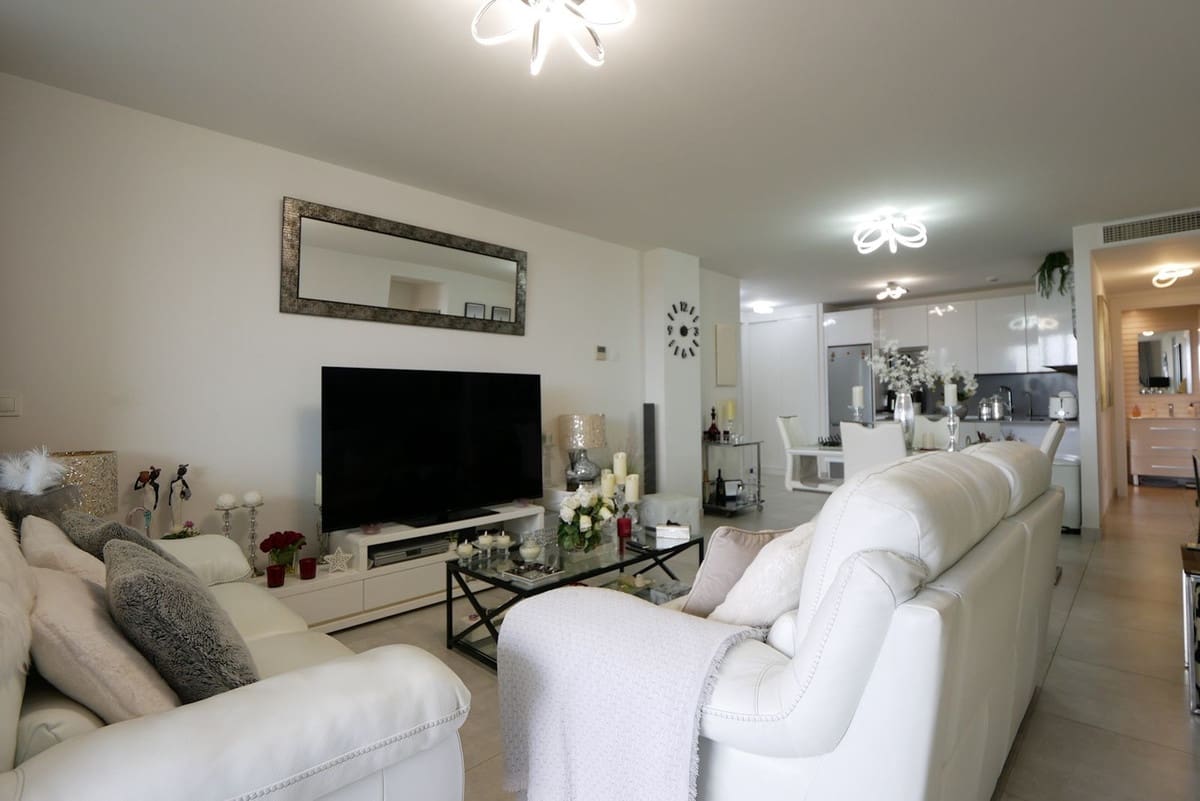 3 bedroom Apartment for sale in La Cala de Mijas with pool garage - € 499,000 (Ref: 9081046)