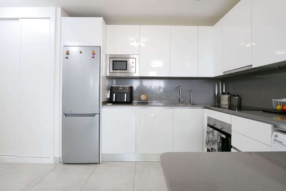 3 bedroom Apartment for sale in La Cala de Mijas with pool garage - € 499,000 (Ref: 9081046)