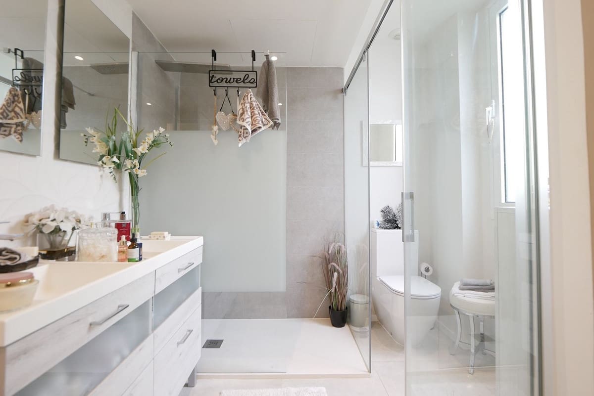 3 bedroom Apartment for sale in La Cala de Mijas with pool garage - € 499,000 (Ref: 9081046)