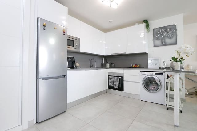 3 sypialnia Apartament na sprzedaż w La Cala de Mijas, Mijas z basenem garażem - 499 000 € (Ref: 9081046)