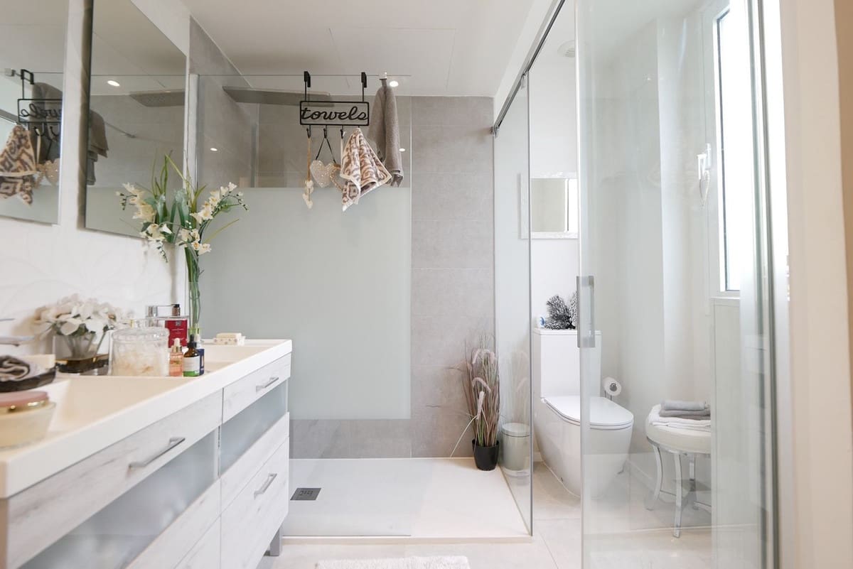 3 sypialnia Apartament na sprzedaż w La Cala de Mijas z basenem garażem - 499 000 € (Ref: 9081046)