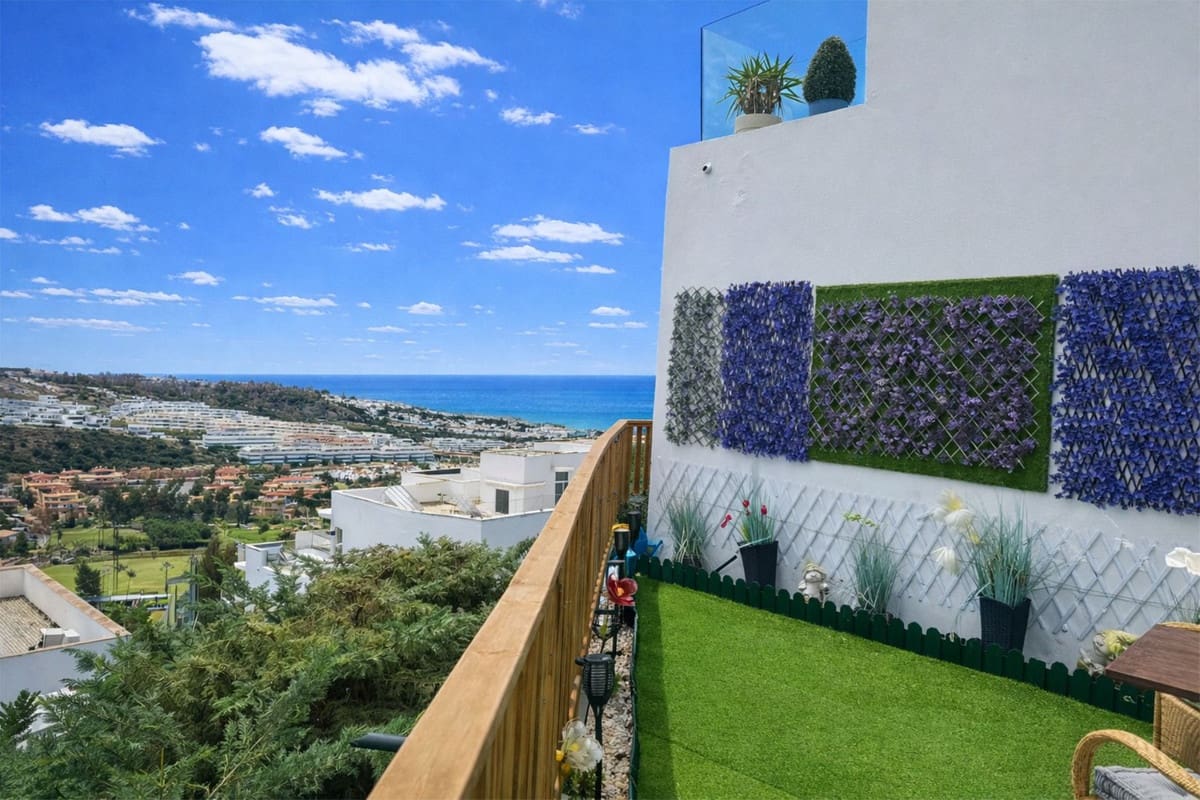 3 bedroom Apartment for sale in La Cala de Mijas with pool garage - € 499,000 (Ref: 9081046)