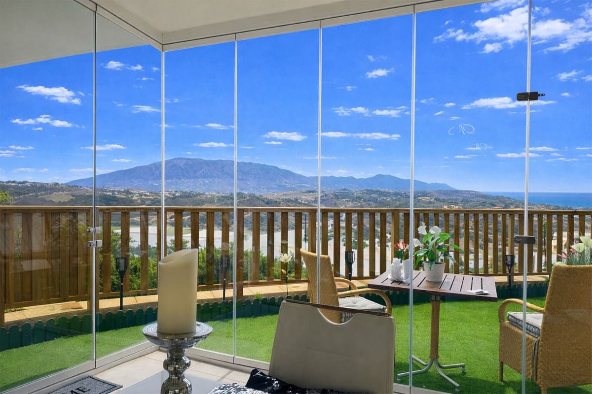 3 bedroom Apartment for sale in La Cala de Mijas with pool garage - € 499,000 (Ref: 9081046)