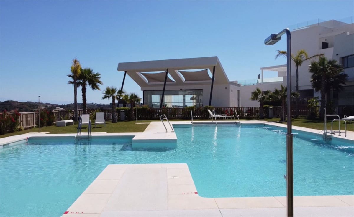 3 soveværelse Lejlighed til salg i La Cala de Mijas med swimmingpool garage - € 499.000 (Ref: 9081046)