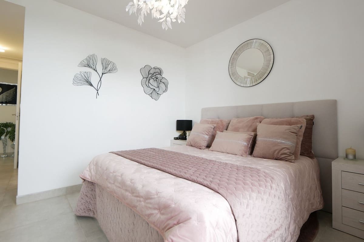 3 soveværelse Lejlighed til salg i La Cala de Mijas med swimmingpool garage - € 499.000 (Ref: 9081046)