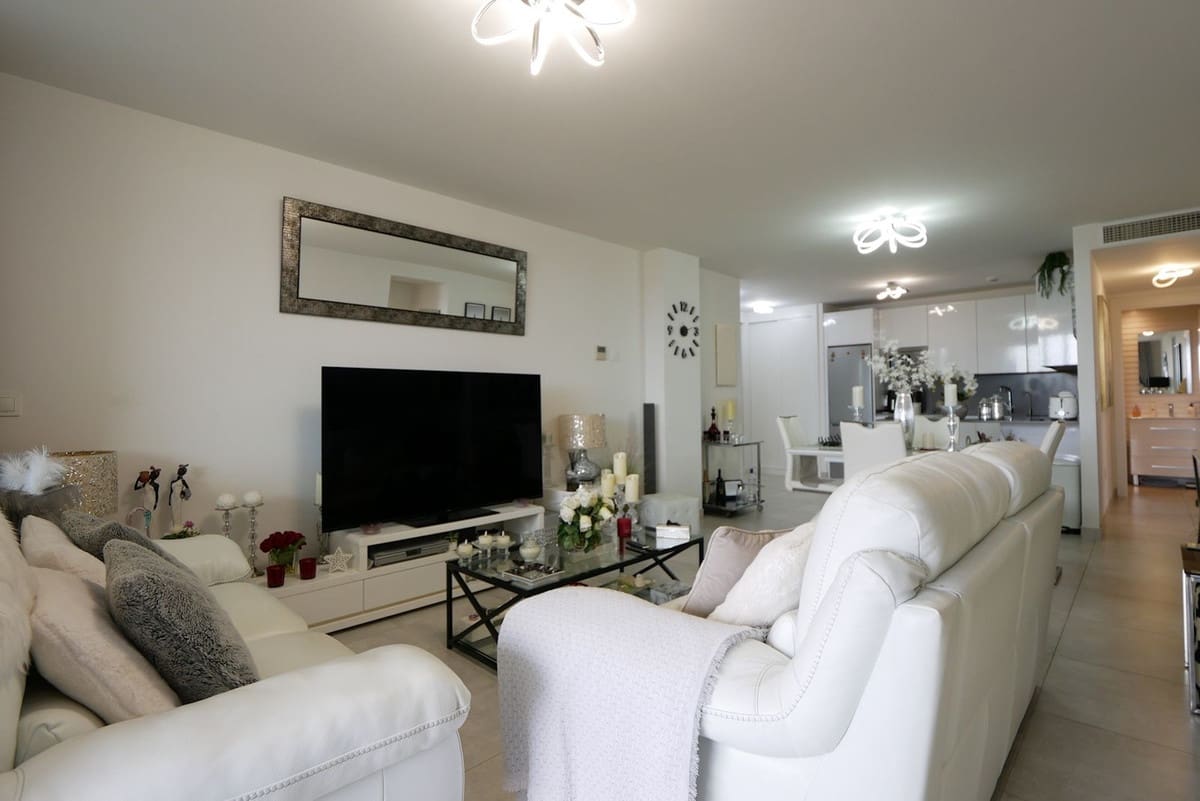 3 soveværelse Lejlighed til salg i La Cala de Mijas med swimmingpool garage - € 499.000 (Ref: 9081046)