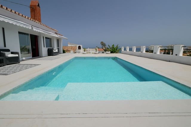 3 soveværelse Villa til salg i Fuengirola med swimmingpool garage - € 799.000 (Ref: 9094776)