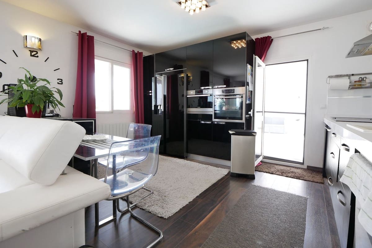 3 bedroom Villa for sale in Fuengirola with pool garage - € 799,000 (Ref: 9094776)