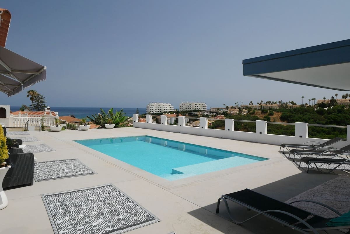 3 bedroom Villa for sale in Fuengirola with pool garage - € 799,000 (Ref: 9094776)