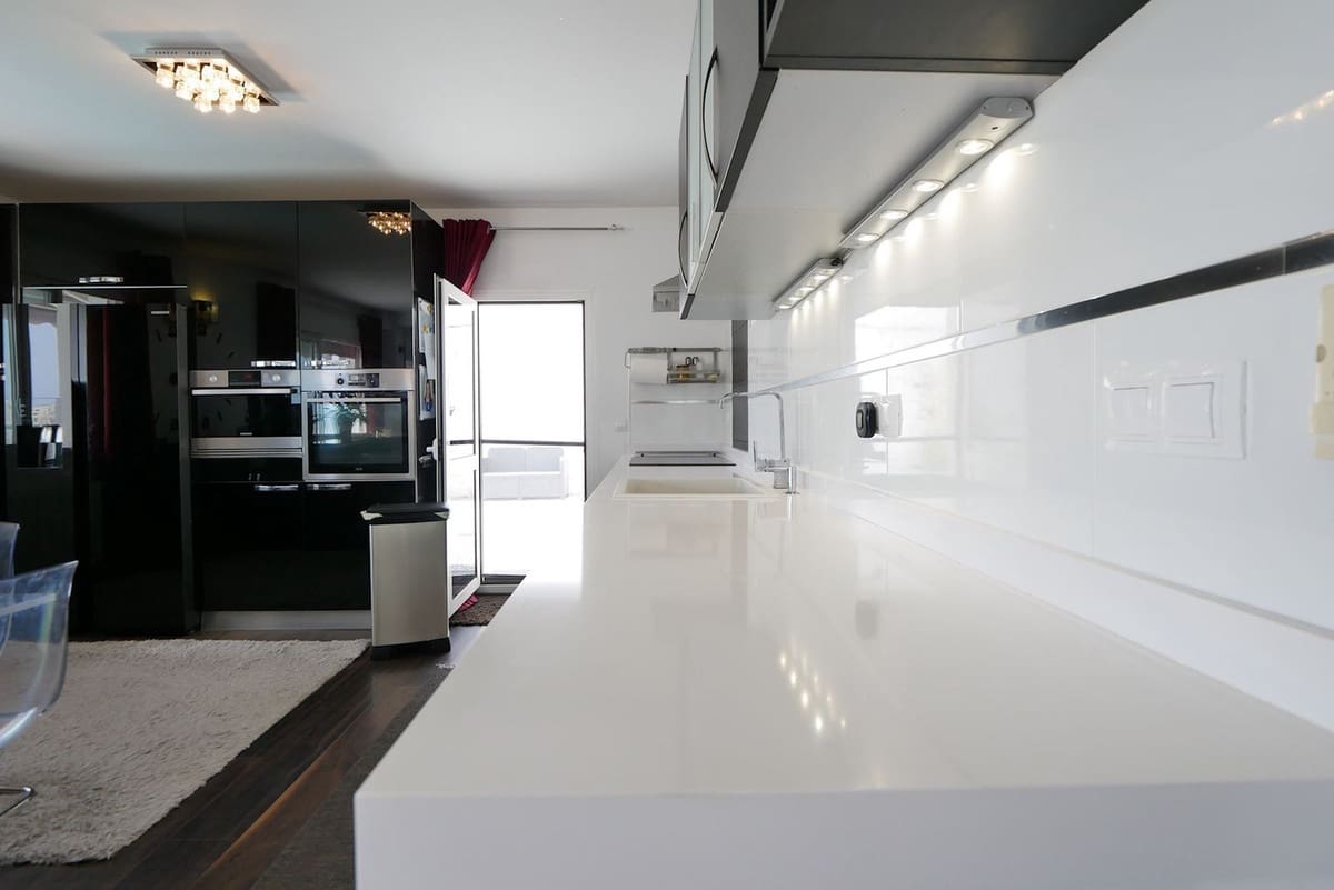 3 bedroom Villa for sale in Fuengirola with pool garage - € 799,000 (Ref: 9094776)