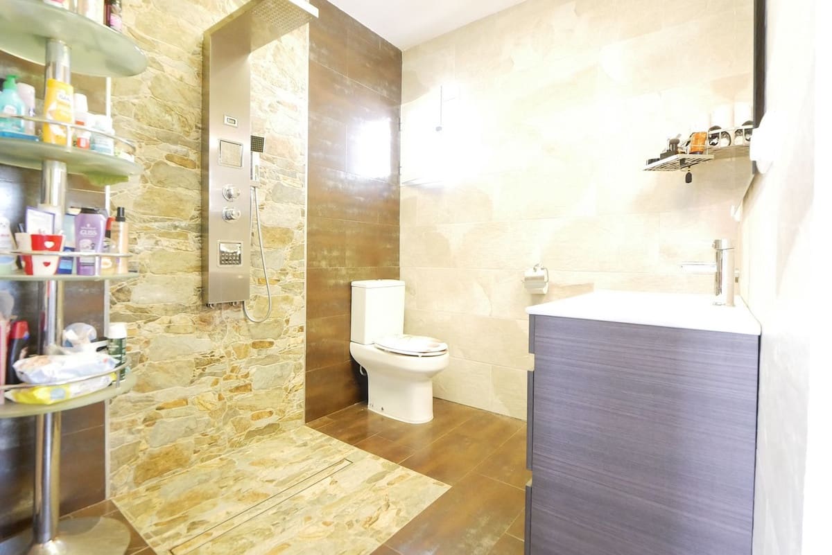 3 bedroom Villa for sale in Fuengirola with pool garage - € 799,000 (Ref: 9094776)