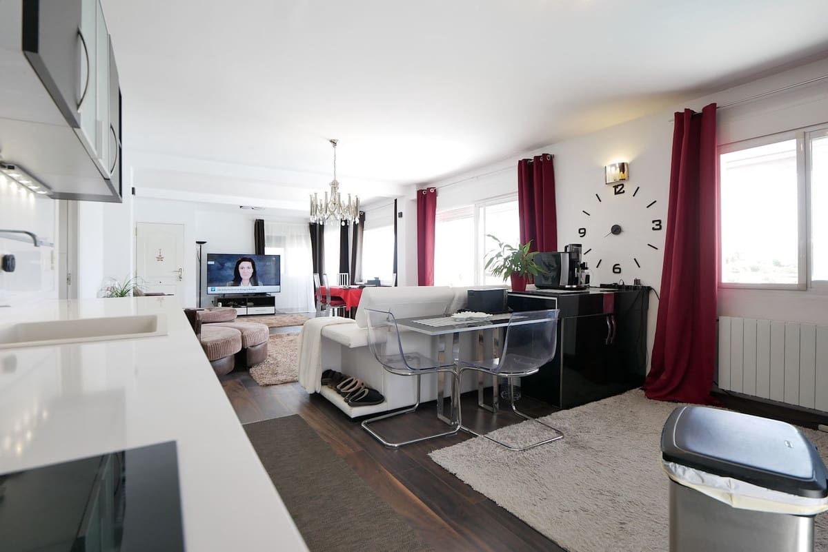 3 bedroom Villa for sale in Fuengirola with pool garage - € 799,000 (Ref: 9094776)