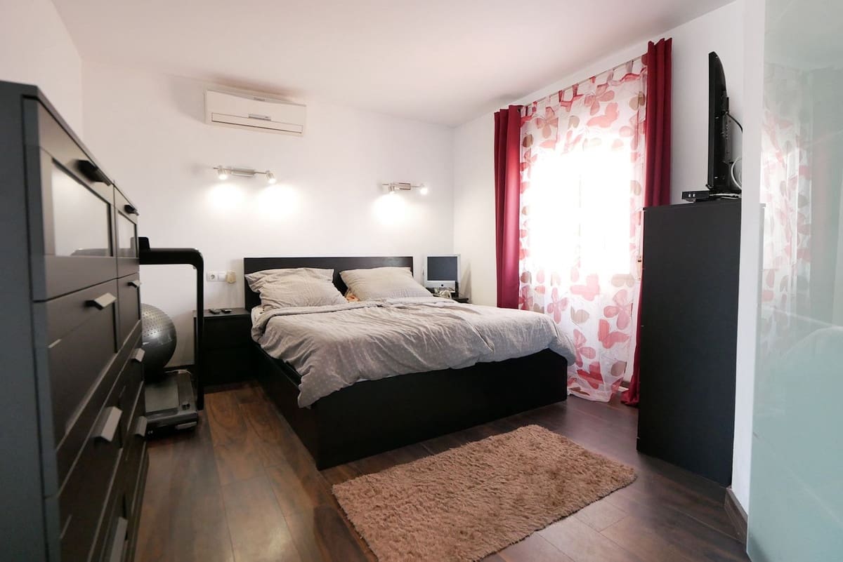 3 makuuhuone Huvila myytävänä paikassa Fuengirola mukana uima-altaan 
autotalli - 799 000 € (Ref: 9094776)