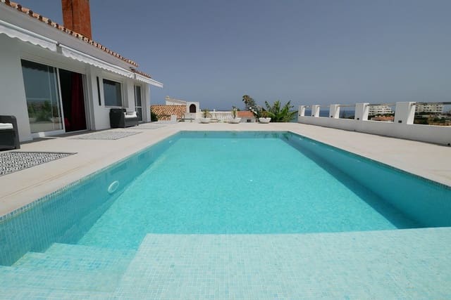 3 Zimmer Villa zu verkaufen in Fuengirola mit Pool Garage - 799.000 € (Ref: 9094776)