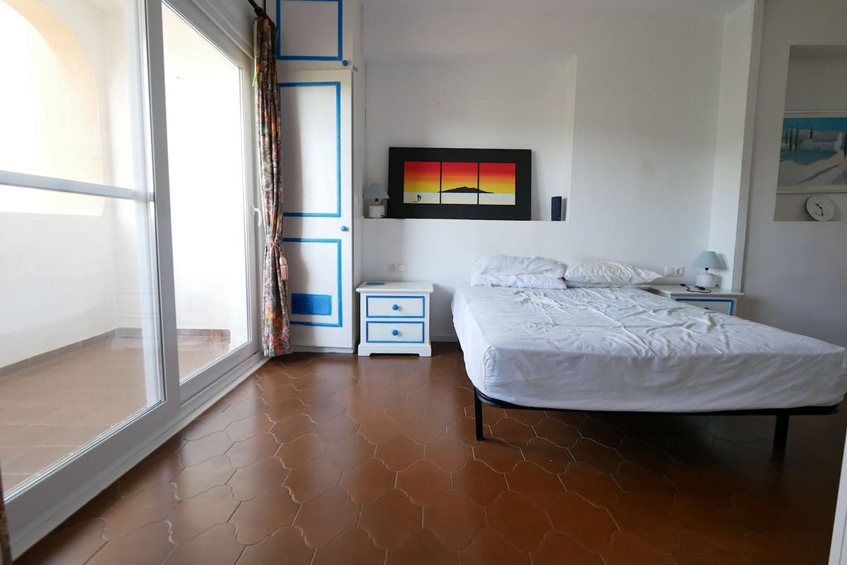 2 soverom Leilighet til salgs i Cabopino med svømmebasseng - € 379 000 (Ref: 9101642)