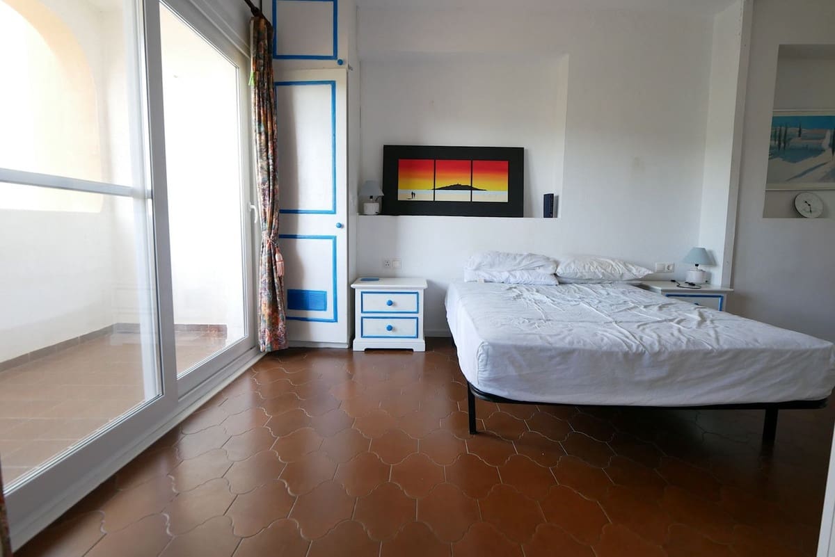 2 soverom Leilighet til salgs i Cabopino med svømmebasseng - € 349 000 (Ref: 9101642)