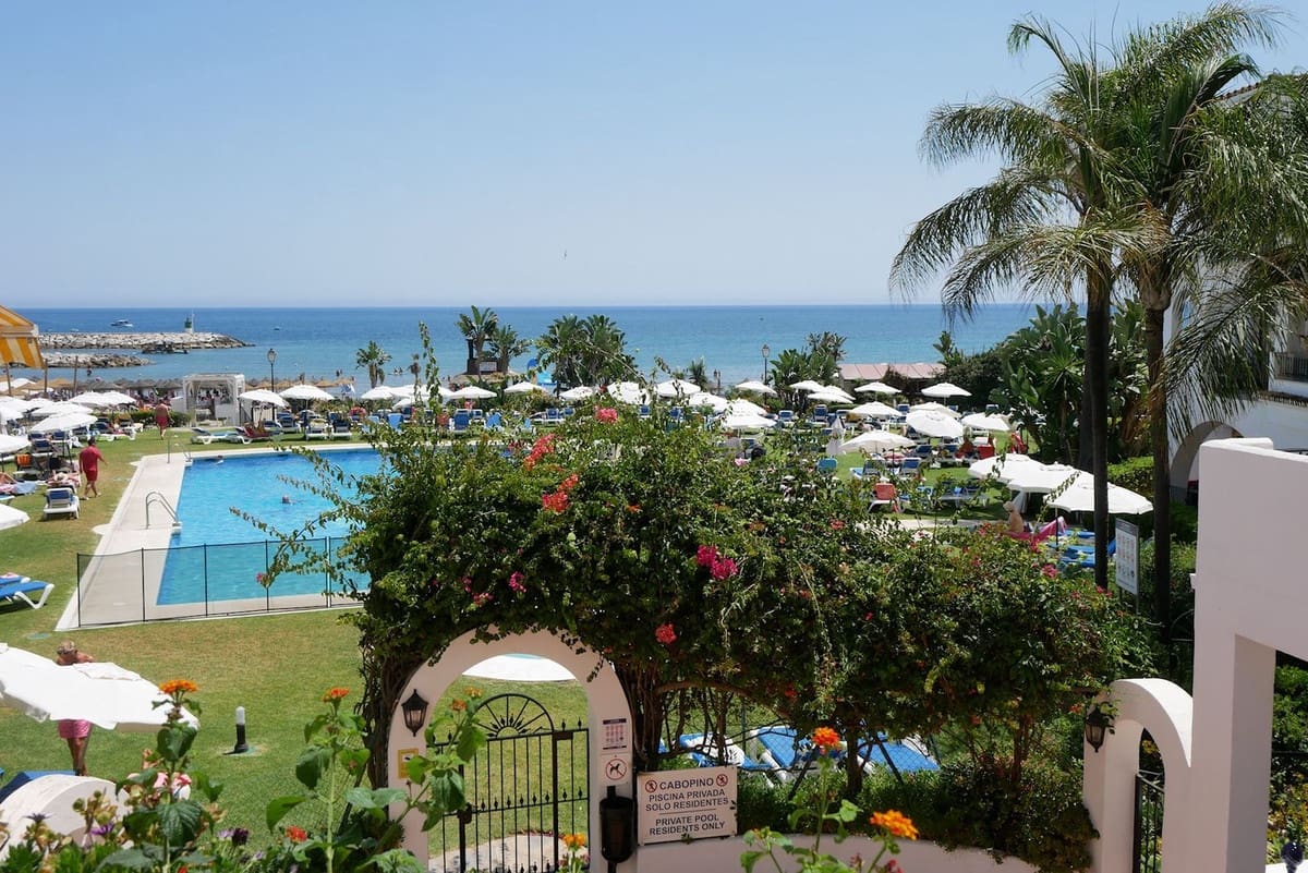 2 soverom Leilighet til salgs i Cabopino med svømmebasseng - € 349 000 (Ref: 9101642)