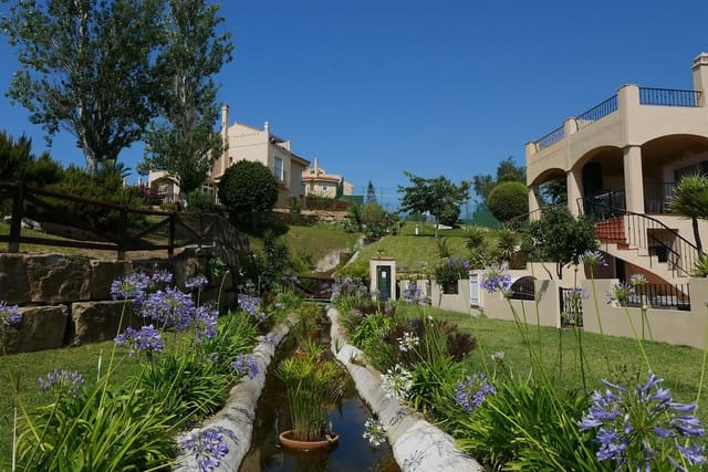 3 soveværelse Semi-Rækkehus til salg i Riviera del Sol, Mijas med swimmingpool - € 429.000 (Ref: 9101645)