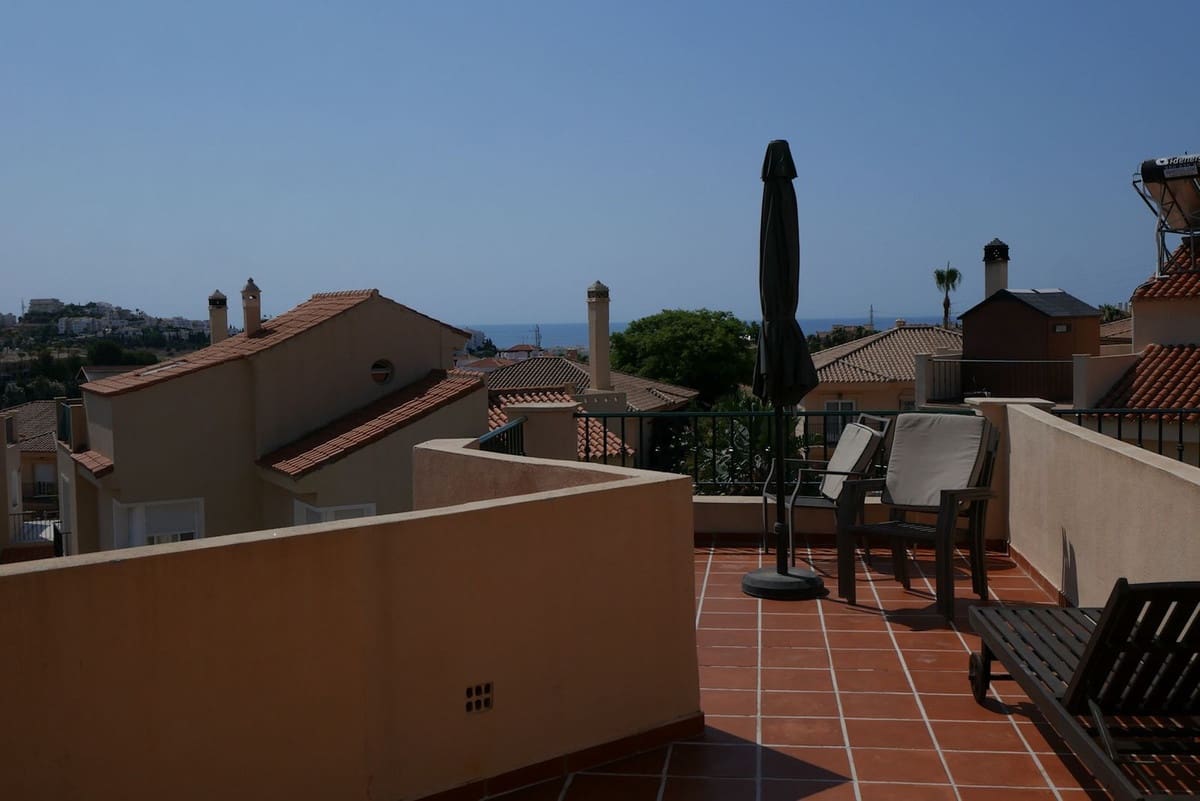 Pareado de 3 habitaciones en Riviera del Sol en venta con piscina - 429.000 € (Ref: 9101645)