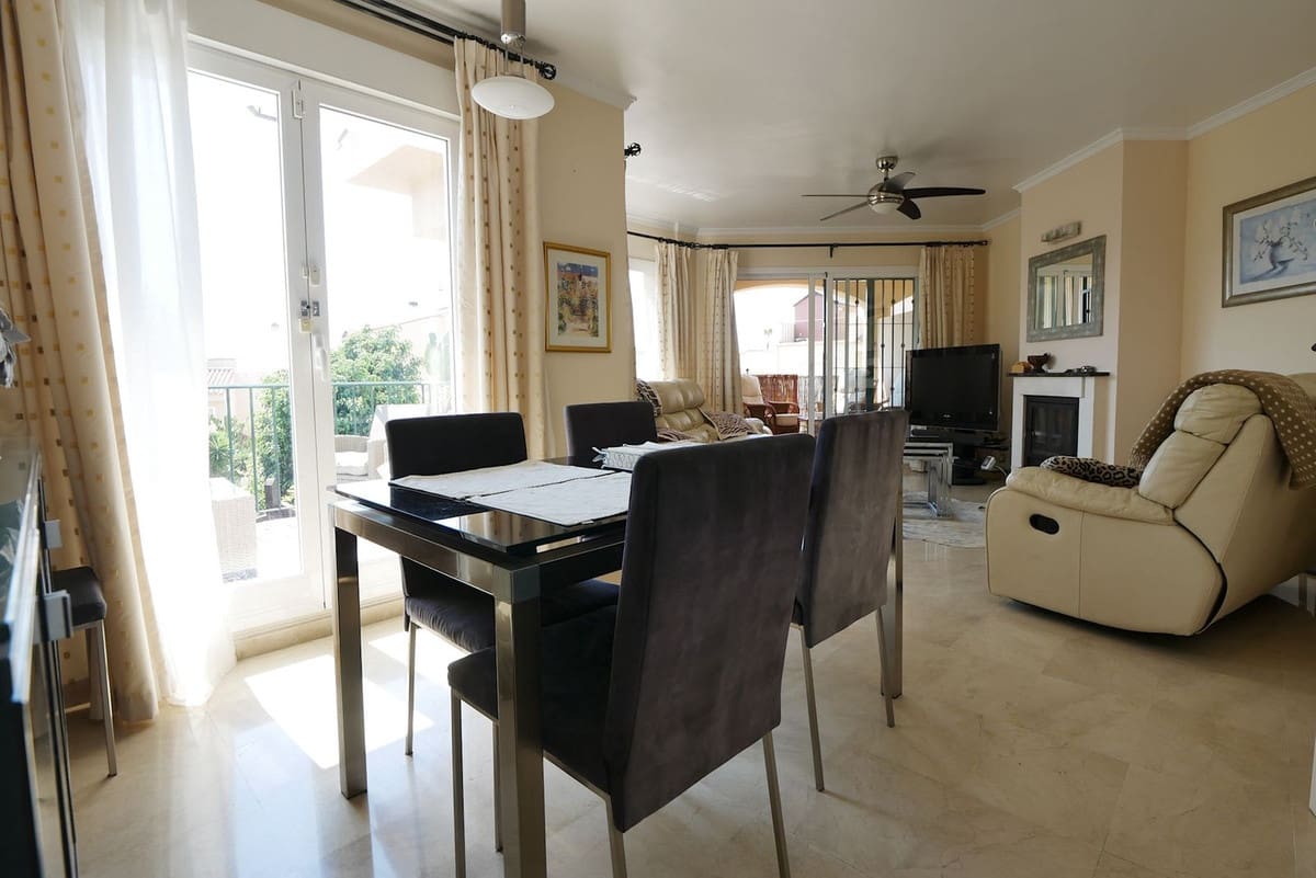 Pareado de 3 habitaciones en Riviera del Sol en venta con piscina - 429.000 € (Ref: 9101645)