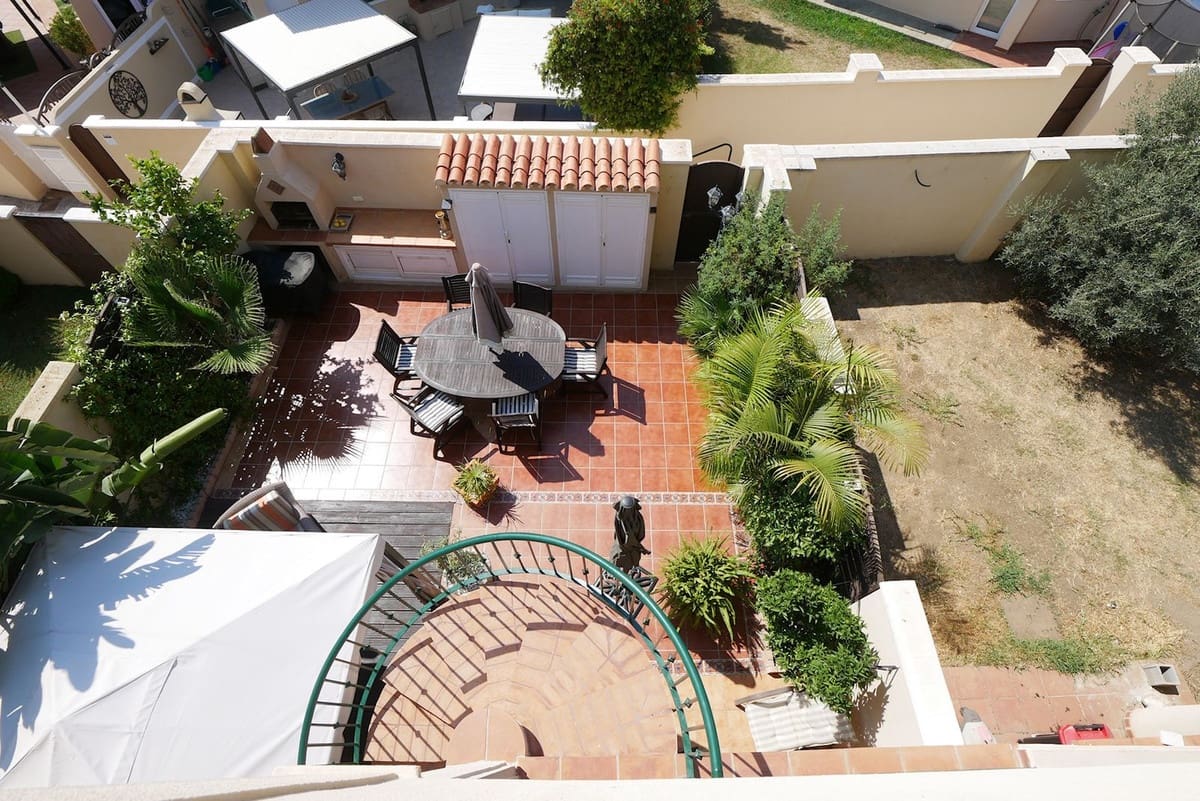 Pareado de 3 habitaciones en Riviera del Sol en venta con piscina - 429.000 € (Ref: 9101645)