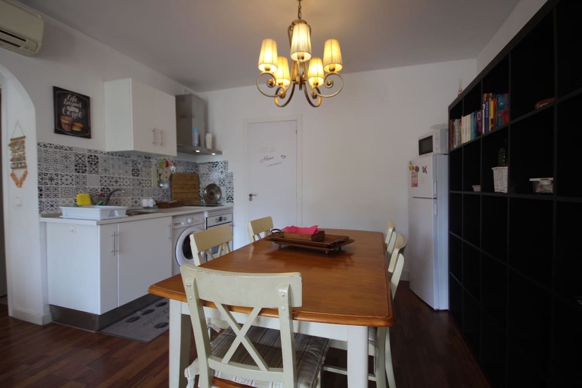 2 bedroom Apartment for sale in Calahonda with pool garage - € 315,000 (Ref: 9103748)