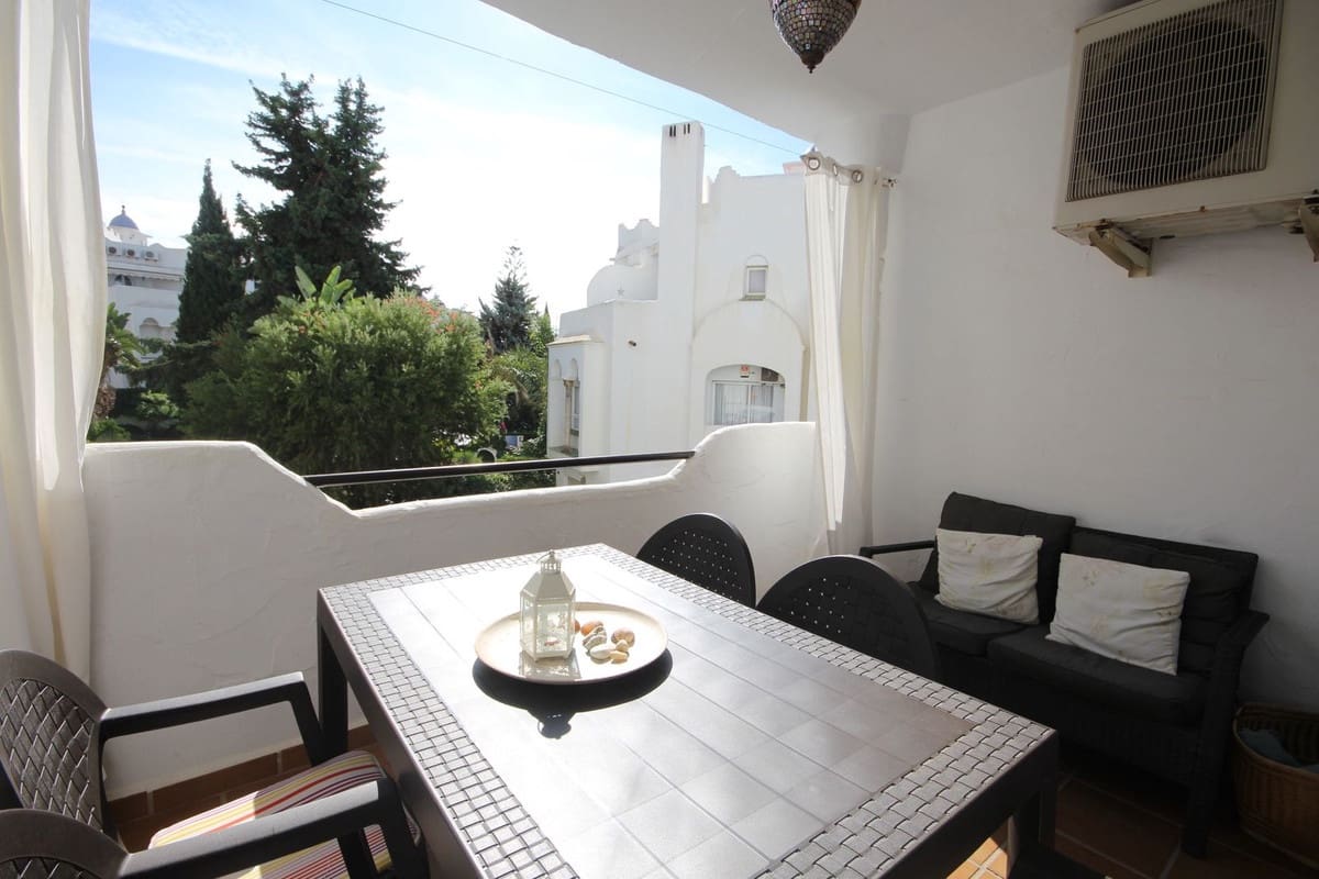 2 bedroom Apartment for sale in Calahonda with pool garage - € 315,000 (Ref: 9103748)