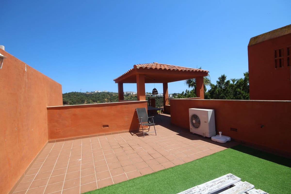 2 sypialnia Penthouse na sprzedaż w La Reserva z basenem garażem - 285 000 € (Ref: 9104935)