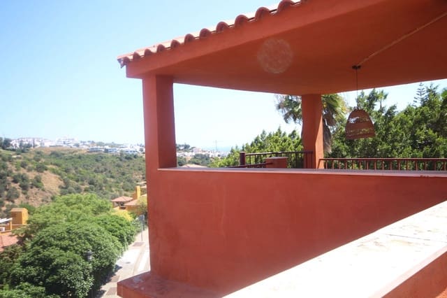 2 bedroom Penthouse for sale in La Reserva, Marbella with pool garage - € 285,000 (Ref: 9104935)