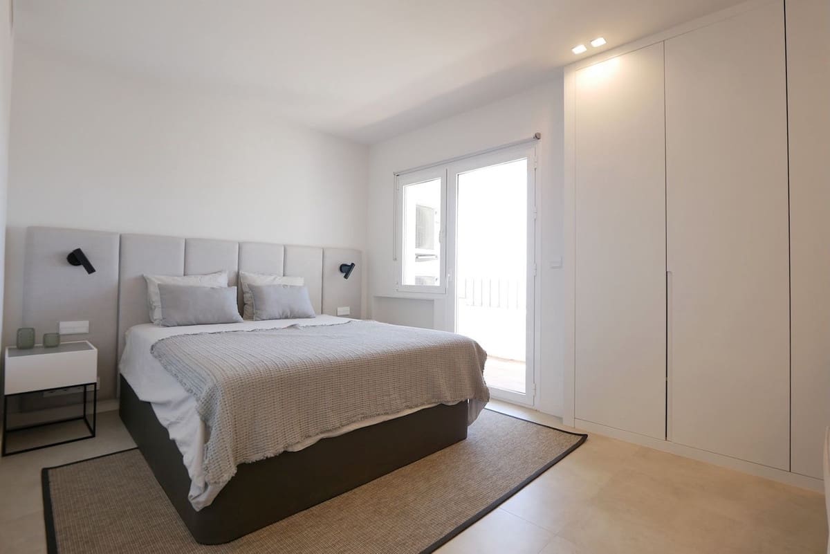 3 makuuhuone Huoneisto myytävänä paikassa Cabopino mukana uima-altaan 
autotalli - 990 000 € (Ref: 9105158)