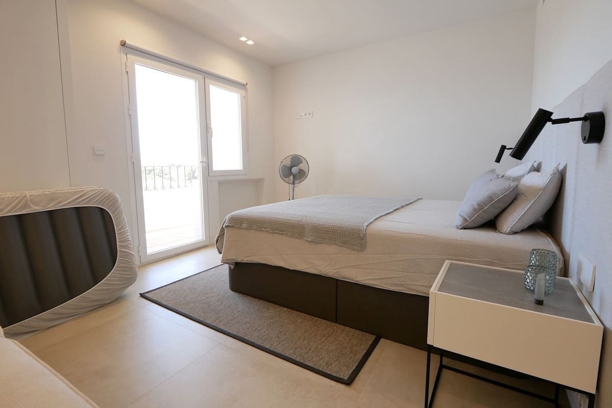 3 makuuhuone Huoneisto myytävänä paikassa Cabopino mukana uima-altaan 
autotalli - 990 000 € (Ref: 9105158)