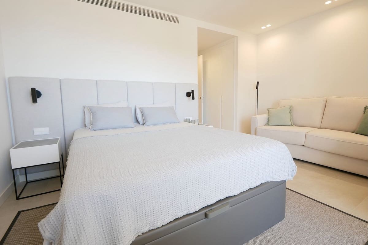 3 makuuhuone Huoneisto myytävänä paikassa Cabopino mukana uima-altaan 
autotalli - 990 000 € (Ref: 9105158)