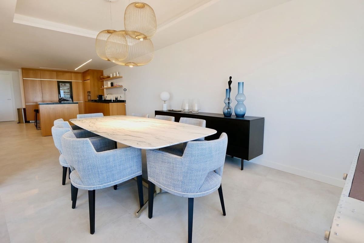 3 makuuhuone Huoneisto myytävänä paikassa Cabopino mukana uima-altaan 
autotalli - 990 000 € (Ref: 9105158)