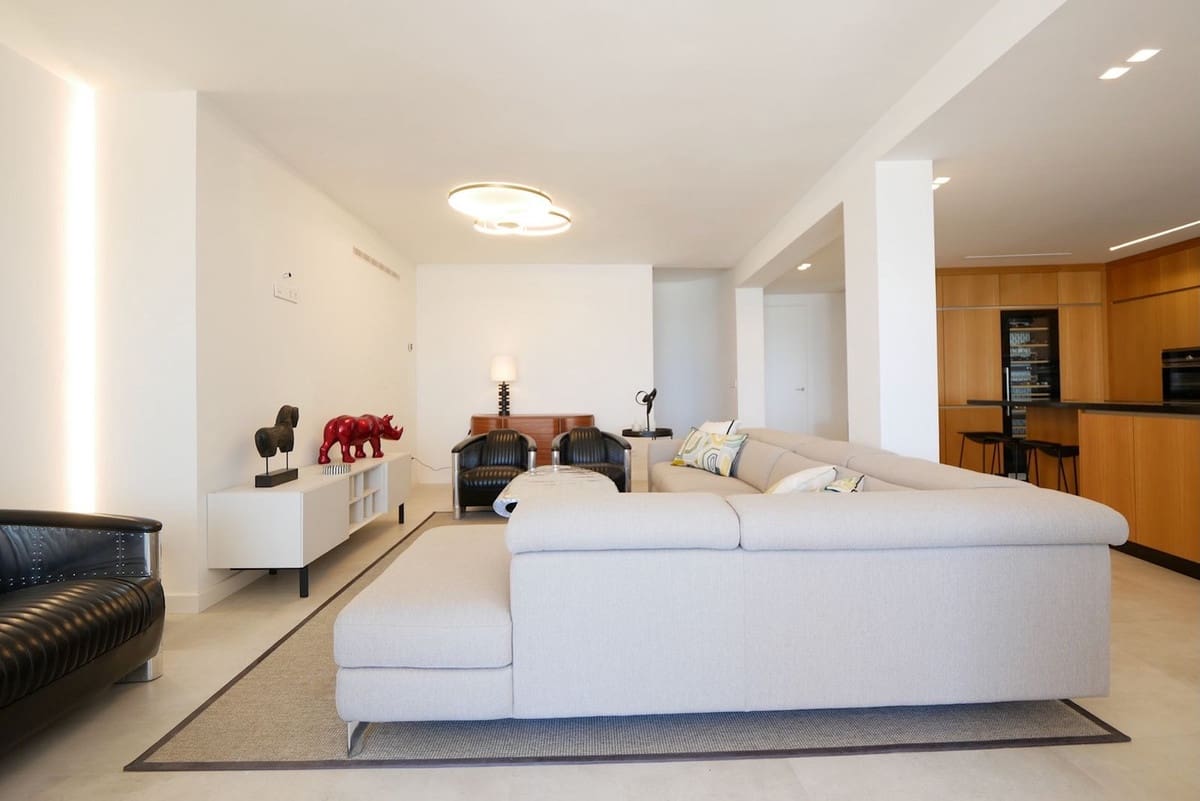 3 makuuhuone Huoneisto myytävänä paikassa Cabopino mukana uima-altaan 
autotalli - 990 000 € (Ref: 9105158)