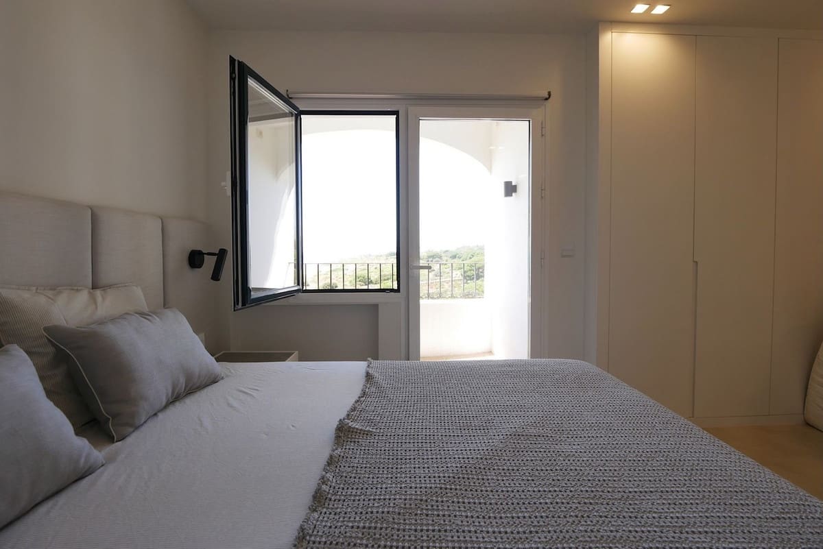 3 makuuhuone Huoneisto myytävänä paikassa Cabopino mukana uima-altaan 
autotalli - 990 000 € (Ref: 9105158)