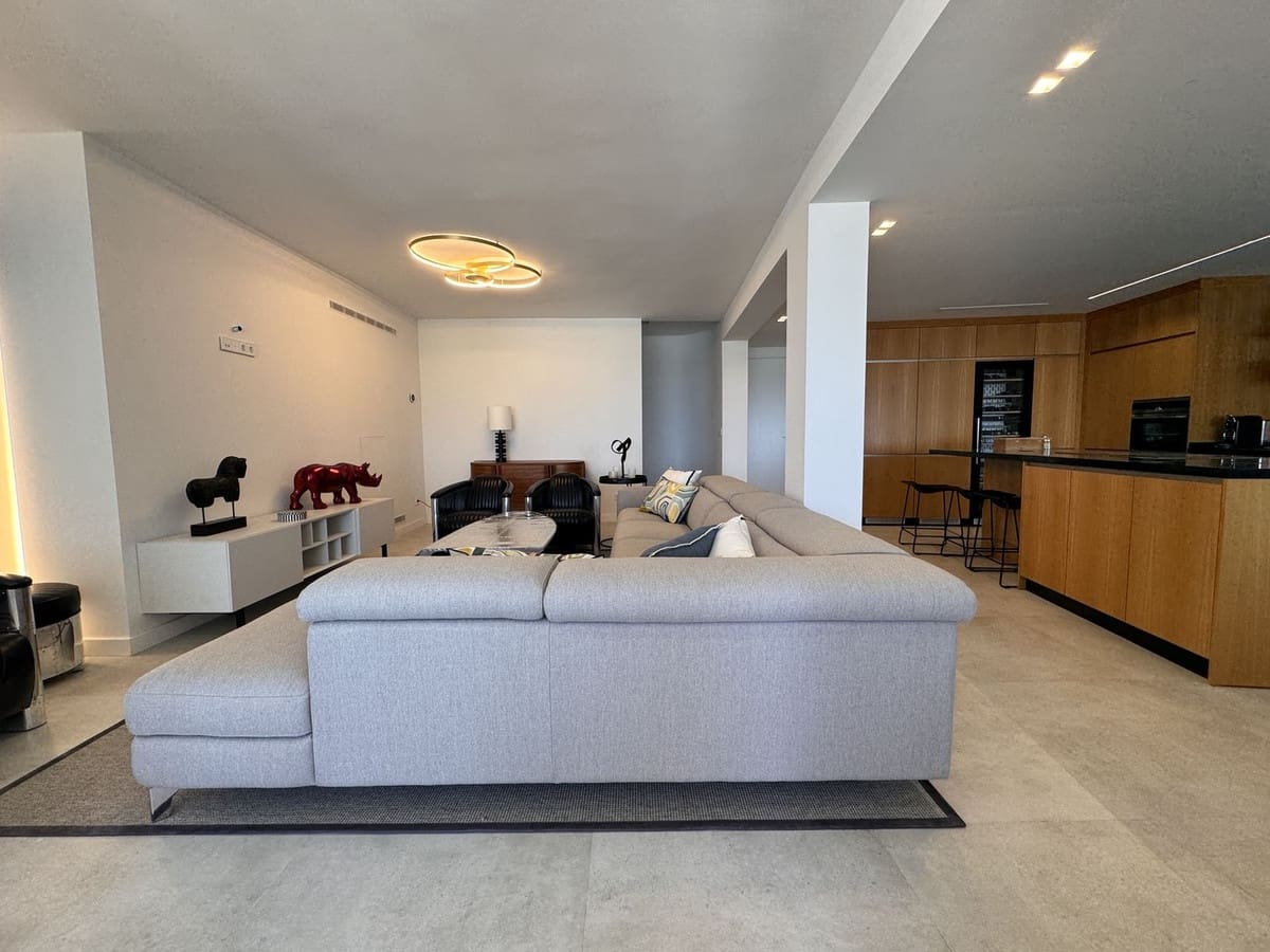 3 makuuhuone Huoneisto myytävänä paikassa Cabopino mukana uima-altaan 
autotalli - 990 000 € (Ref: 9105158)