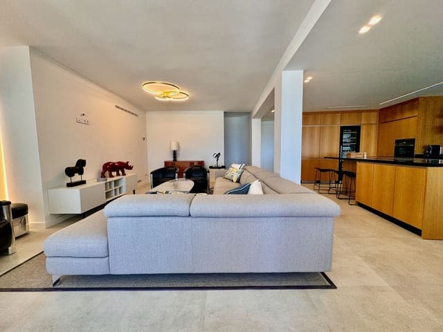 3 soverom Leilighet til salgs i Cabopino, Marbella med svømmebasseng garasje - € 990 000 (Ref: 9105158)